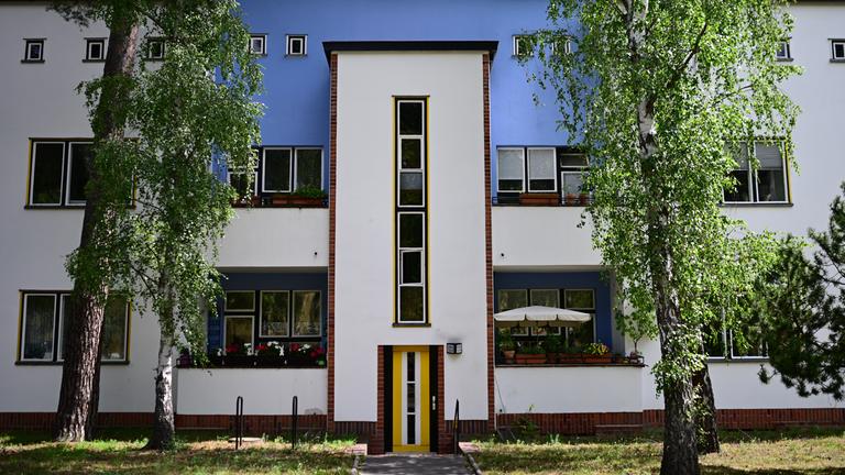 Ein Mehrfamilienhaus in der Waldsiedlung Zehlendorf.