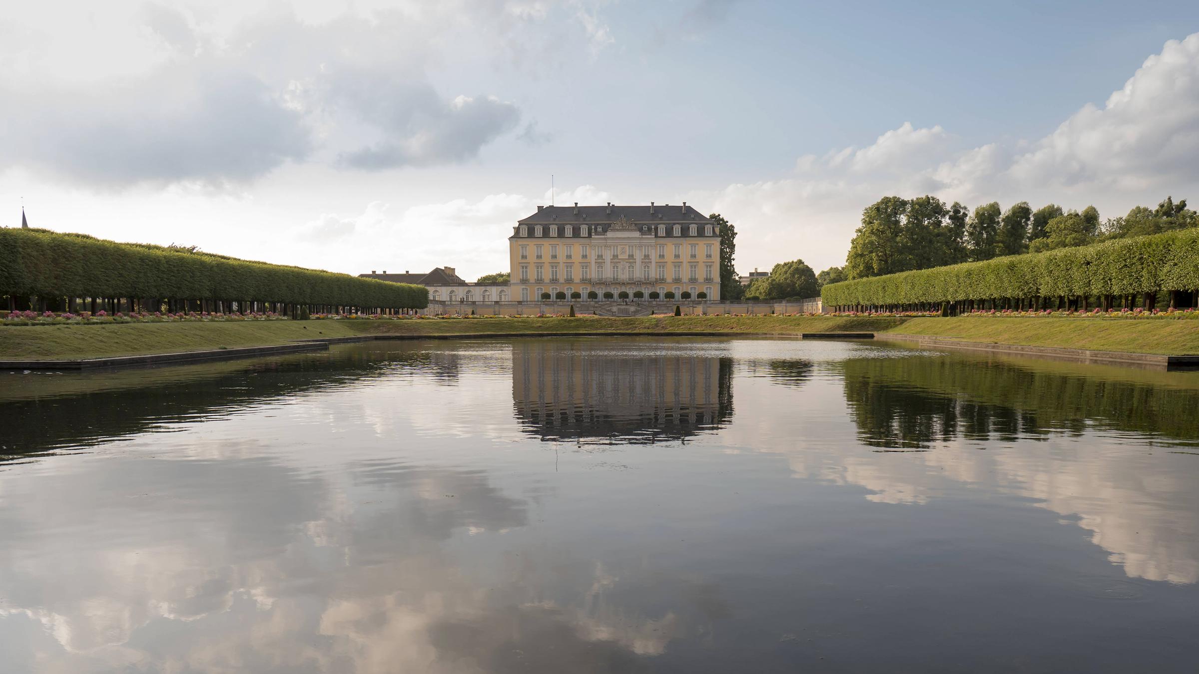 Unesco Welterbe: Rokoko Schloss Augustusburg, auch Schloss Bruehl