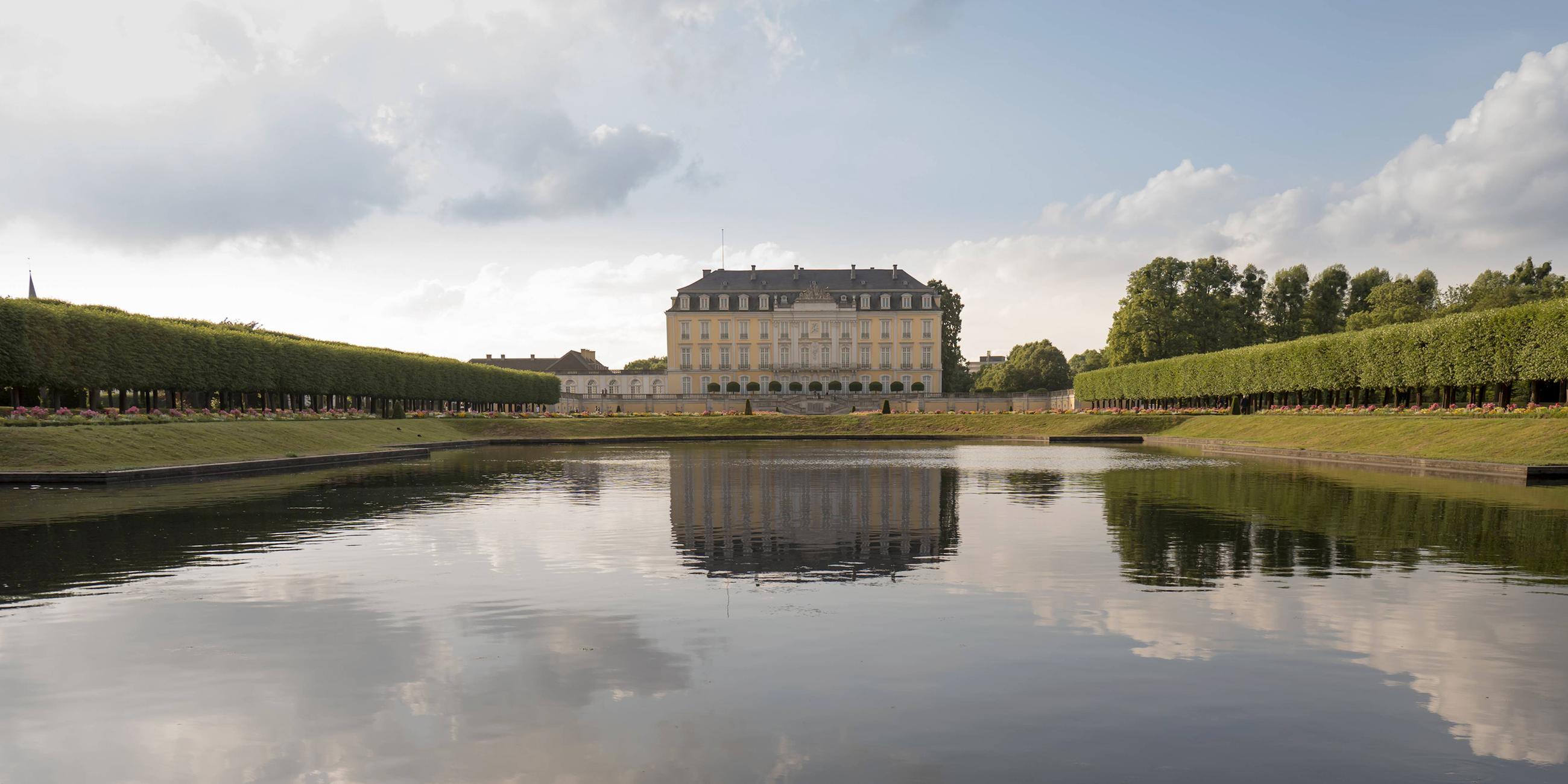 Unesco Welterbe: Rokoko Schloss Augustusburg, auch Schloss Bruehl