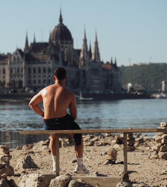 Ungarn, Budapest: Die Donau erreicht in Budapest einen historischen Rekordtiefstand