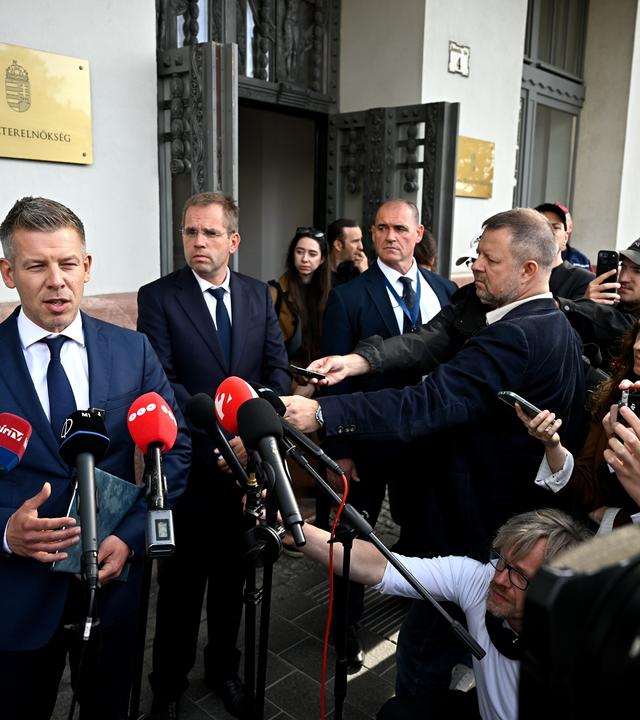 Ungarns neuer Regierungschef Magyar gibt Pressestatement in Budapest
