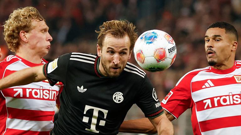 Leopold Querfeld, Harry Kane und Danilho Doekhi in Berlin am 08.11.25