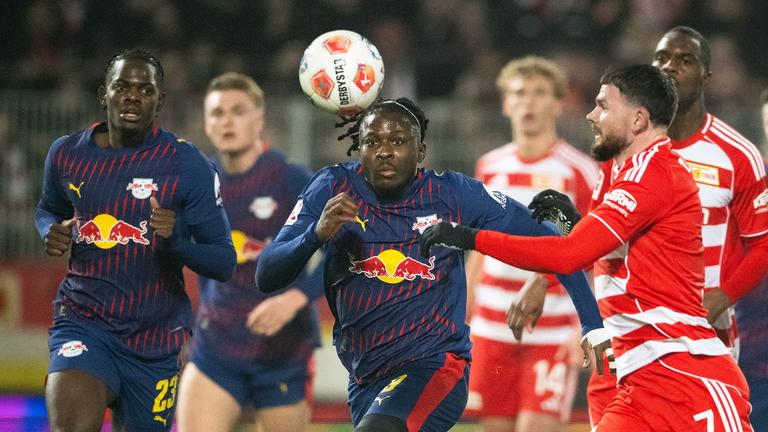 Johan Bakayoko und Oliver Burke am 13.12.25