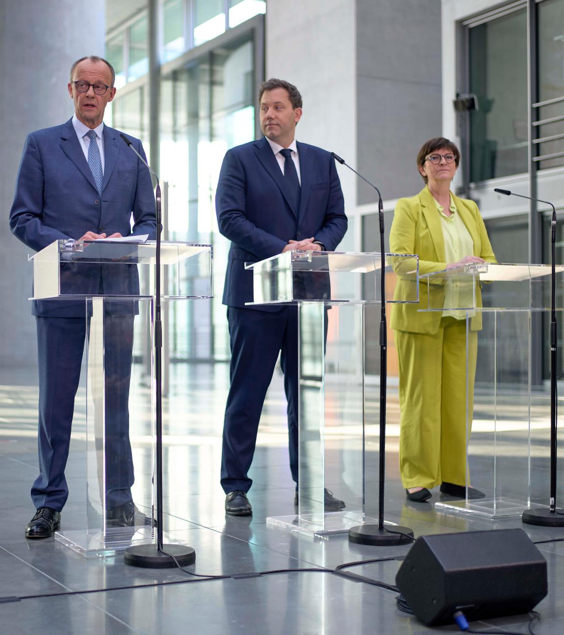 Markus Söder, Friedrich Merz, Lars Klingbeil und Saskia Esken bei der Pressekonferenz nach den Sondierungen in Berlin.