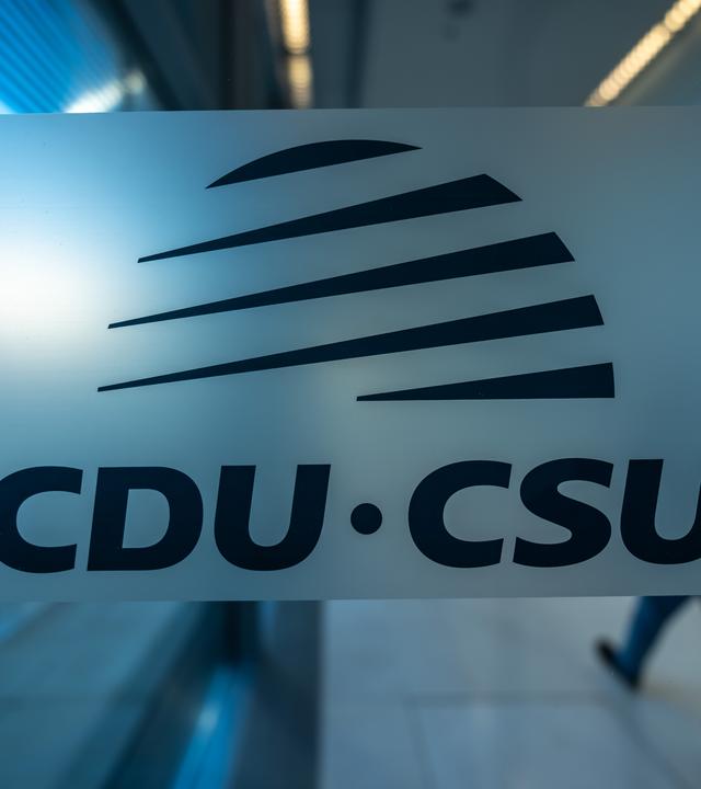 Blick in die Fraktionsräume der CDU/CSU Fraktion vor Beginn der Fraktionssitzung im Bundestag.