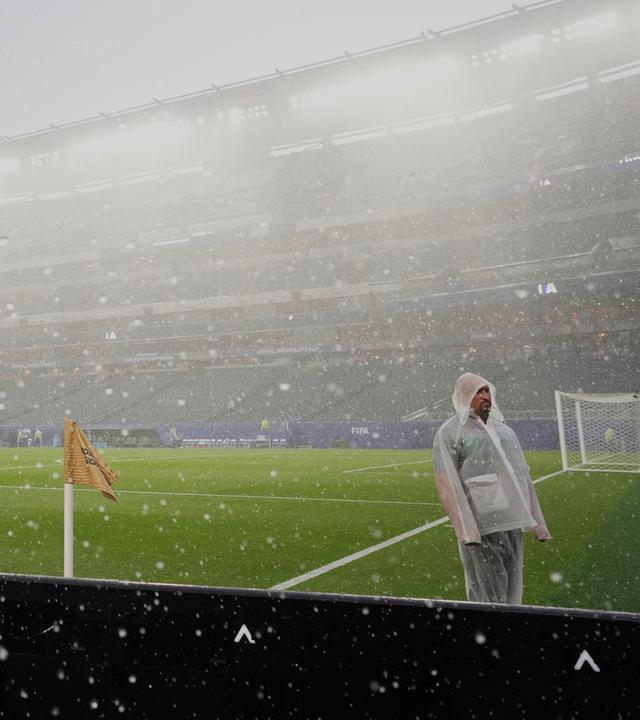 Unwetter beim WM-Spiel Irak-Frankreich