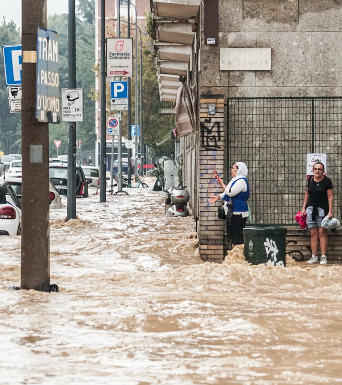Das Unwetter in Italien lässt die Straaßen versinken