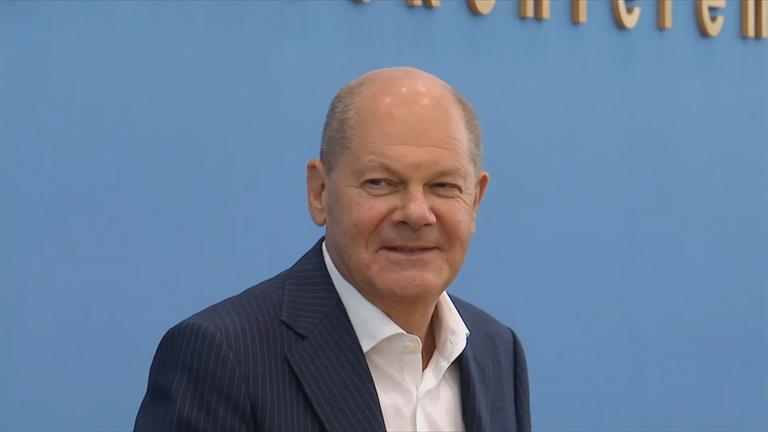 Unzufrieden mit Kanzler und Regierung