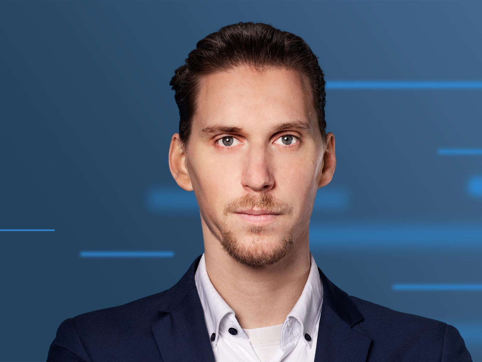 Update am Abend: Macron unter Druck, Bitcoin auf Rekordkurs