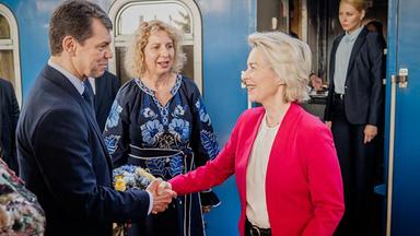 Minister Olexander Mischenko und Ursula von der Leyen in Kiew