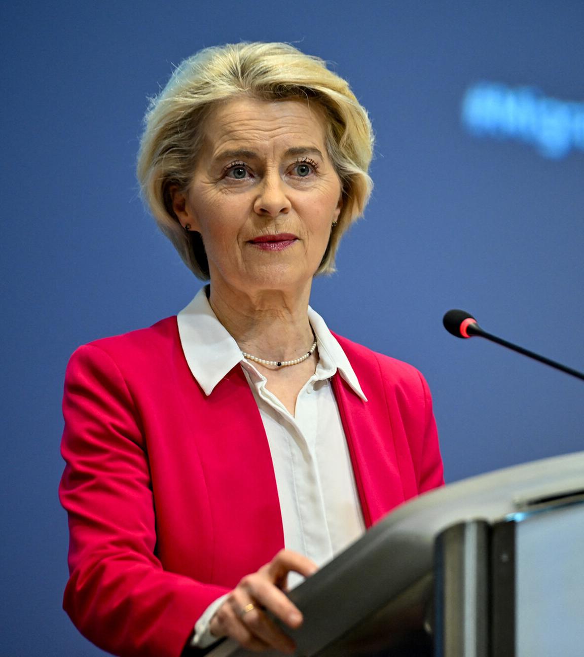 EU-Kommissionspräsidentin von der Leyen spricht auf einer Konferenz in Brüssel.