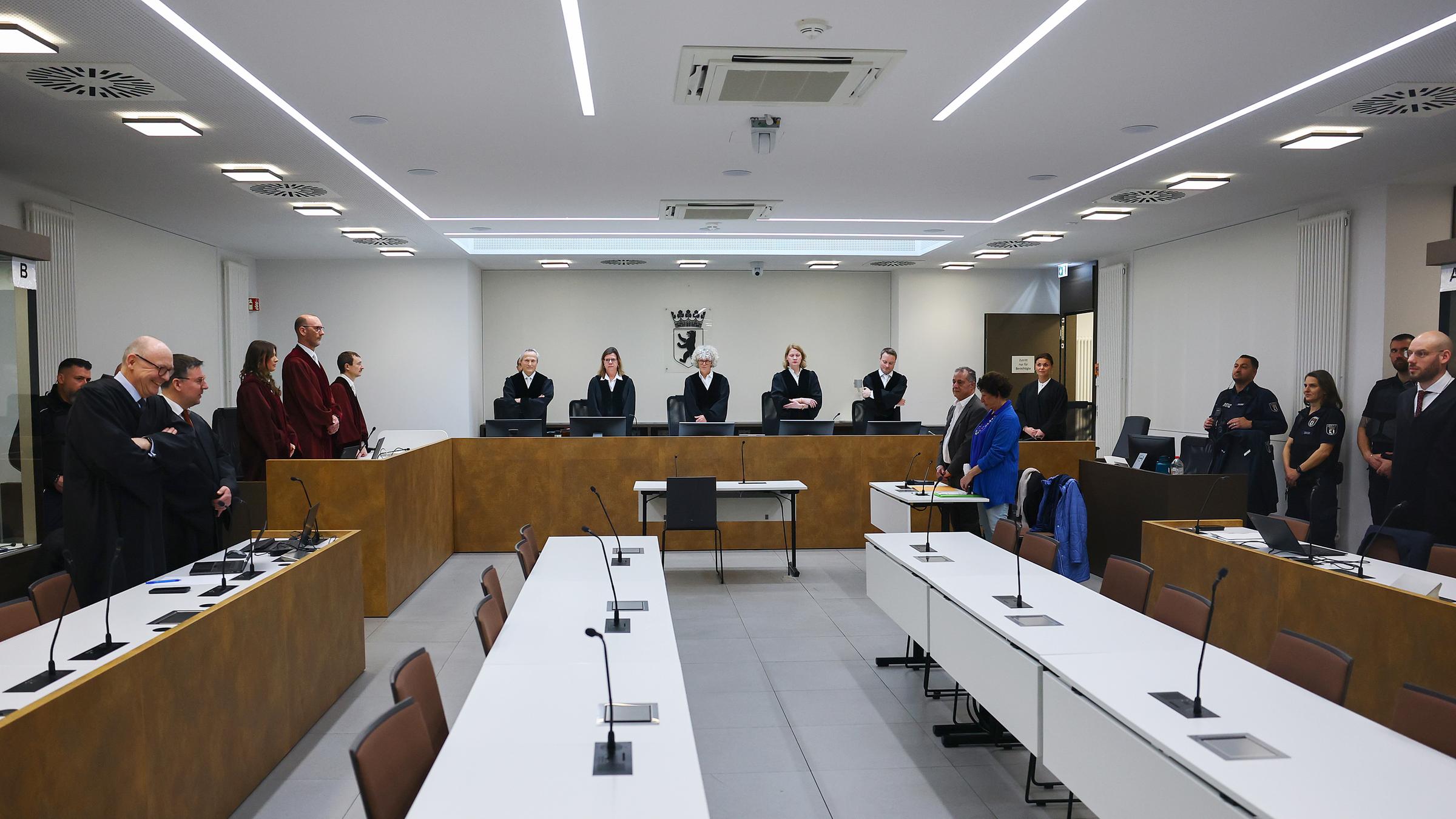 Richterin Doris Husch (M) führt den Vorsitz im Kammergerichts-Prozess gegen insgesamt vier mutmaßliche Mitglieder der radikal-islamistischen Hamas, aufgenommen am 25.02.2026