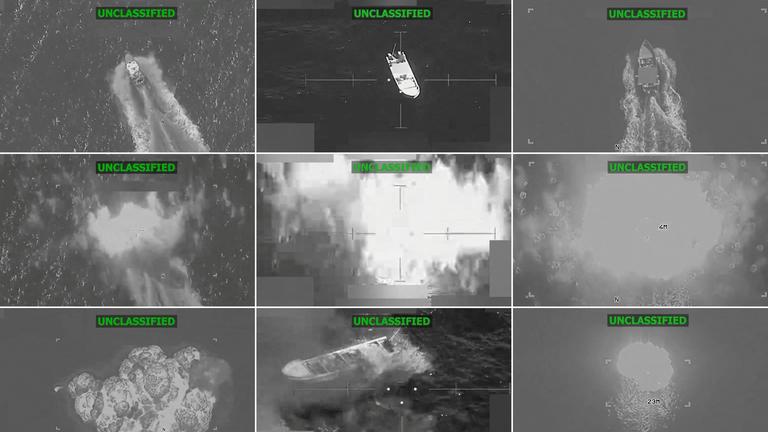 US-Angriffe auf mutmaßliche Drogenschmuggler-Boote (Mehrere Screenshots aus einem Video), aufgenommen am 15.12.2025