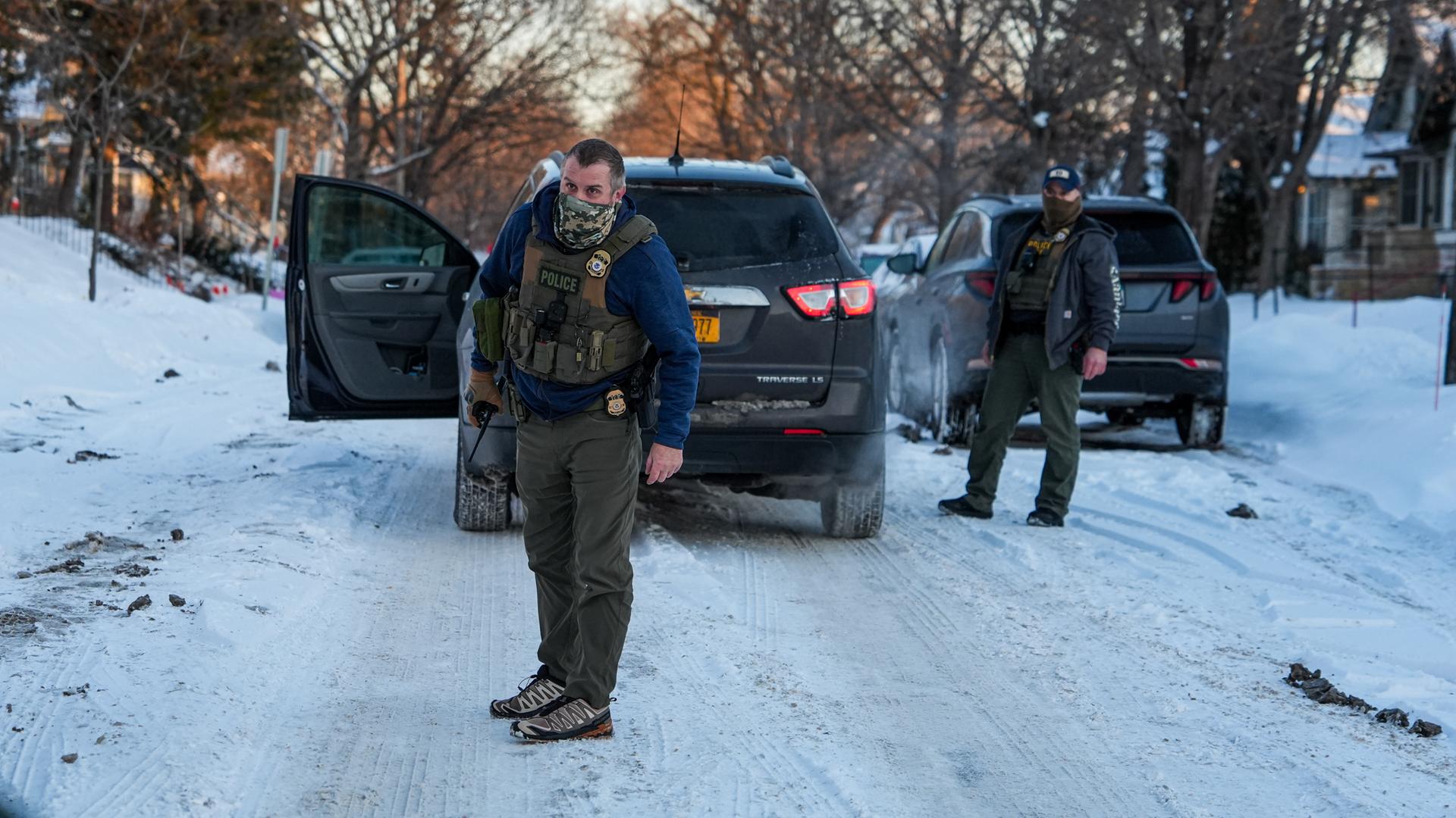 US-Bundesbeamte nehmen an einem Einsatz in Minneapolis im Bundesstaat Minnesota teil.
