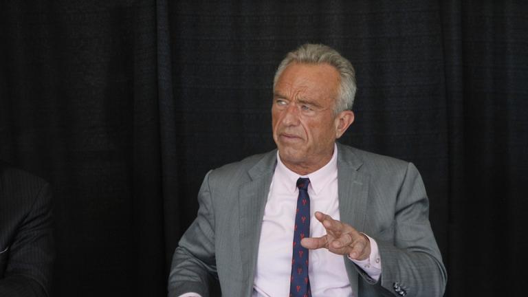 US-Gesundheitsminister Robert F. Kennedy Jr. bei einer Pressekonferenz. 
