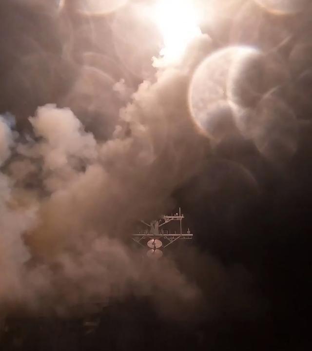 Screenshot aus einem am 13.07.2026 vom US-Zentralkommando (US Central Command) veröffentlichten Video zeigt nach Angaben des US-Militärs den Start von Raketen, die auf militärische Ziele im gesamten Iran gerichtet sind