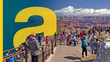 Besucher auf einer Aussichtsplatform in einem Nationalpark in den USA