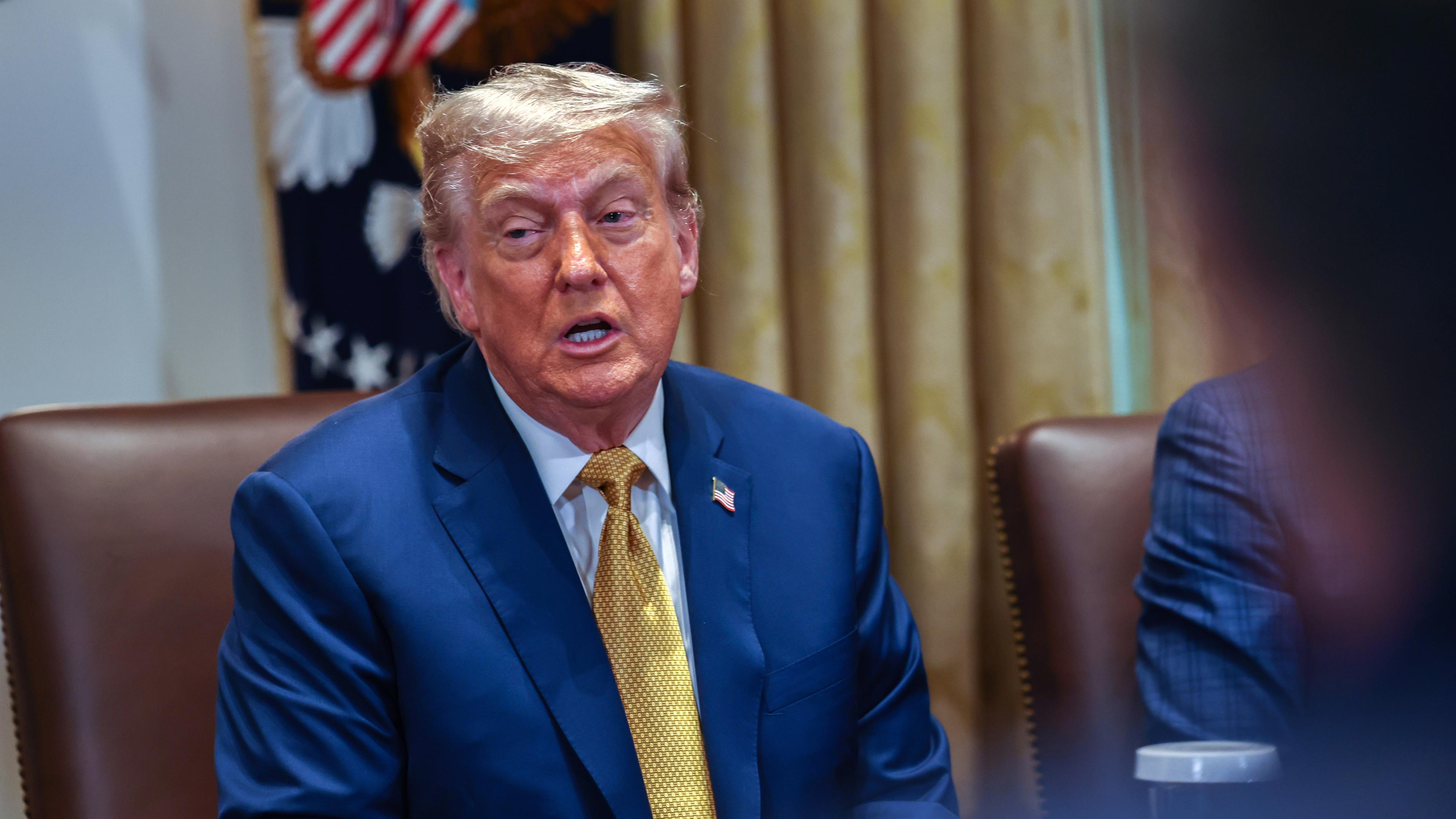 US-Präsident Donald Trump lädt zu Kabinettssitzung im Weißen Haus ein