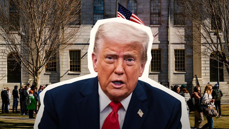 Donald Trump vor Elite-Universität. 