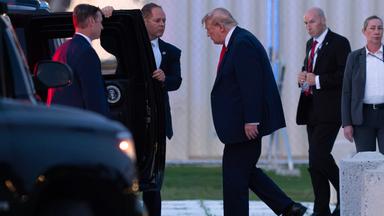 US-Präsident Donald Trump geht zu seiner Limousine.