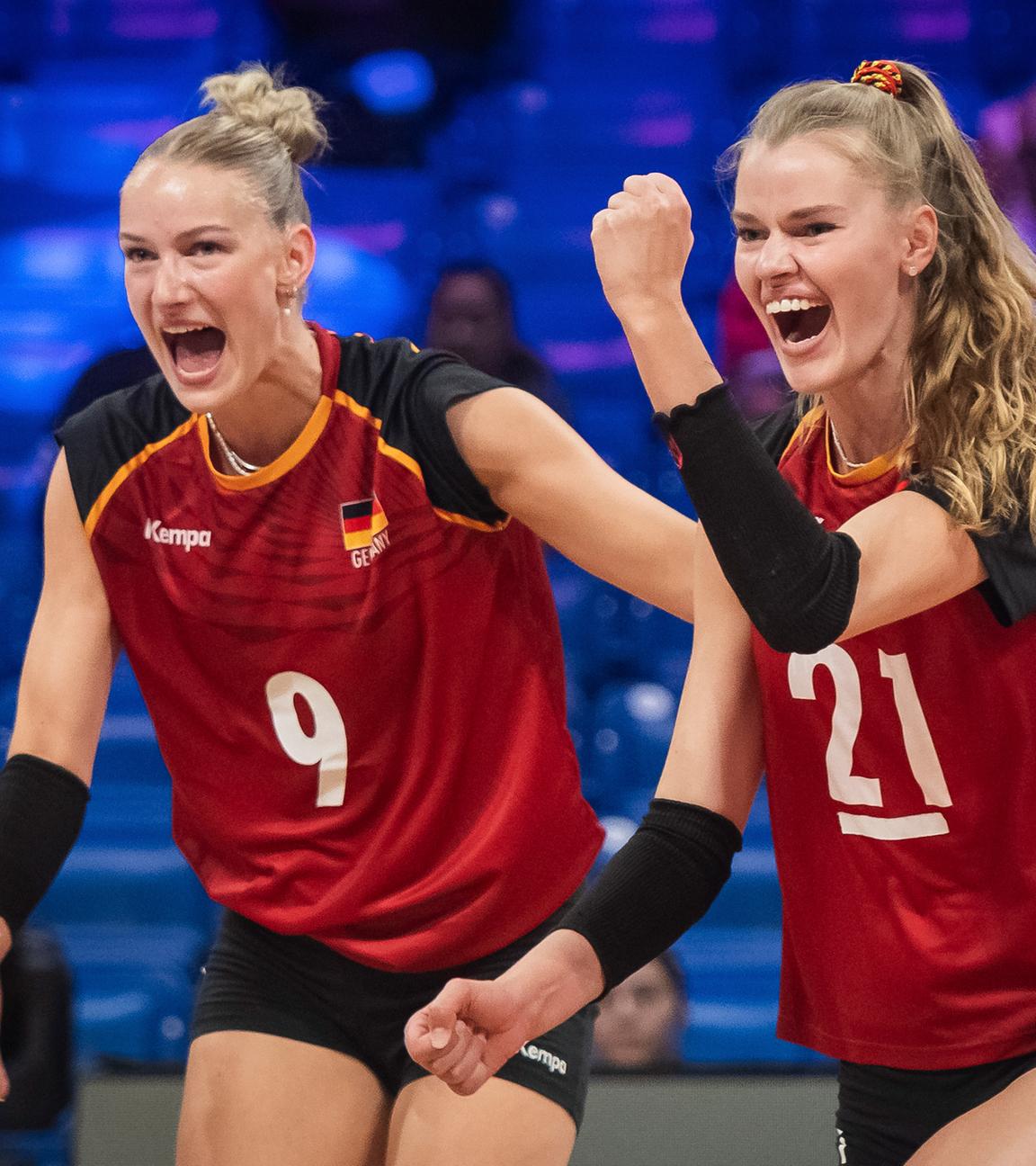 USA, Arlington: Volleyball, Frauen: Nationen-Liga, Thailand - Deutschland; Vorrunde, 12. Spieltag im College Park Center: Deutsche Spielerinnen jubeln.
