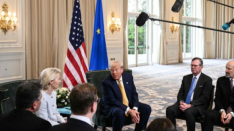 Ursula von der Leyen und Donald Trump bei einer Pressekonferenz