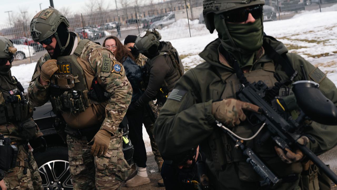 Minnesota goes to court against use of ICE officers