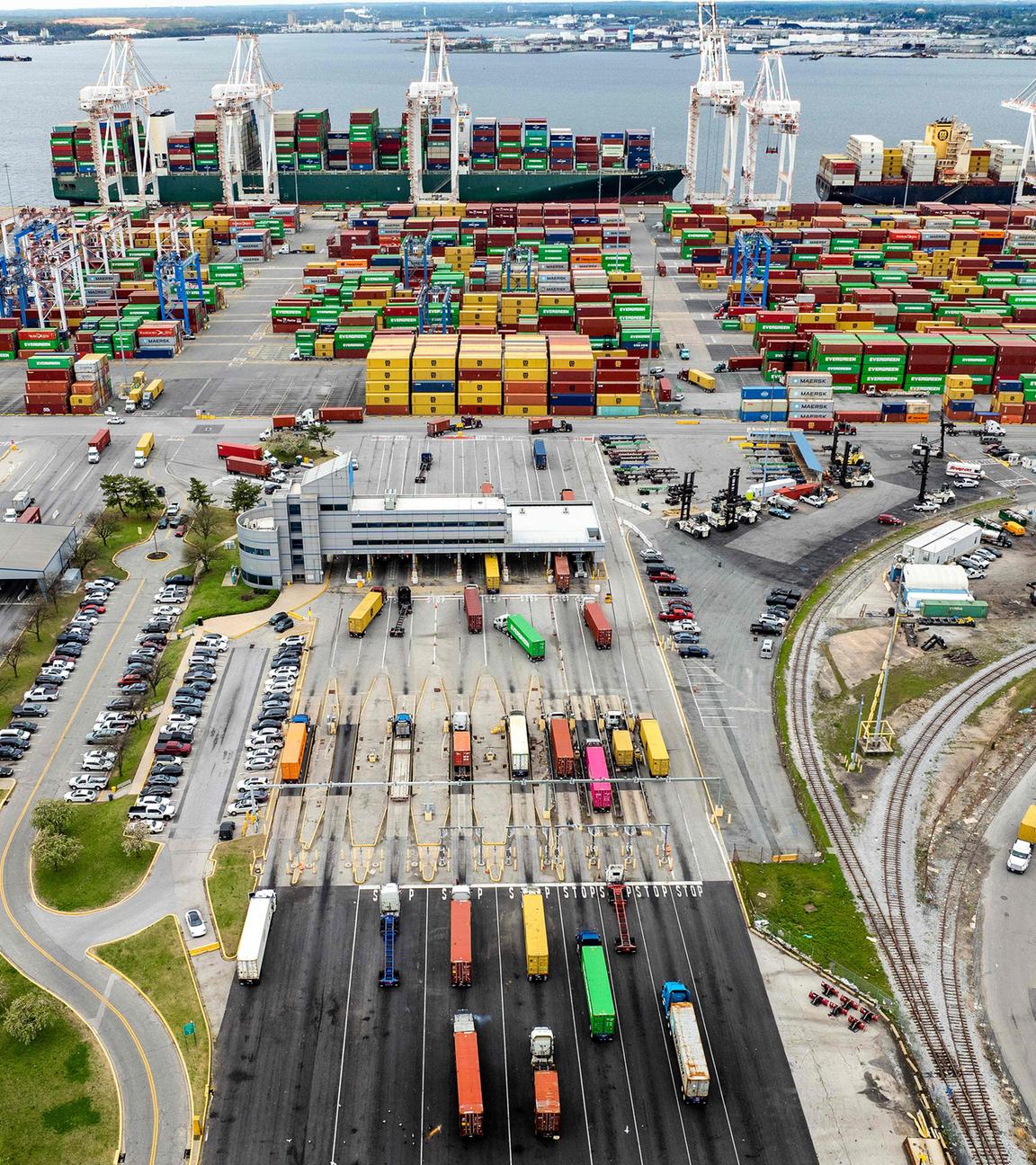 USA, Maryland: Ein Blick auf den Hafen von Baltimore