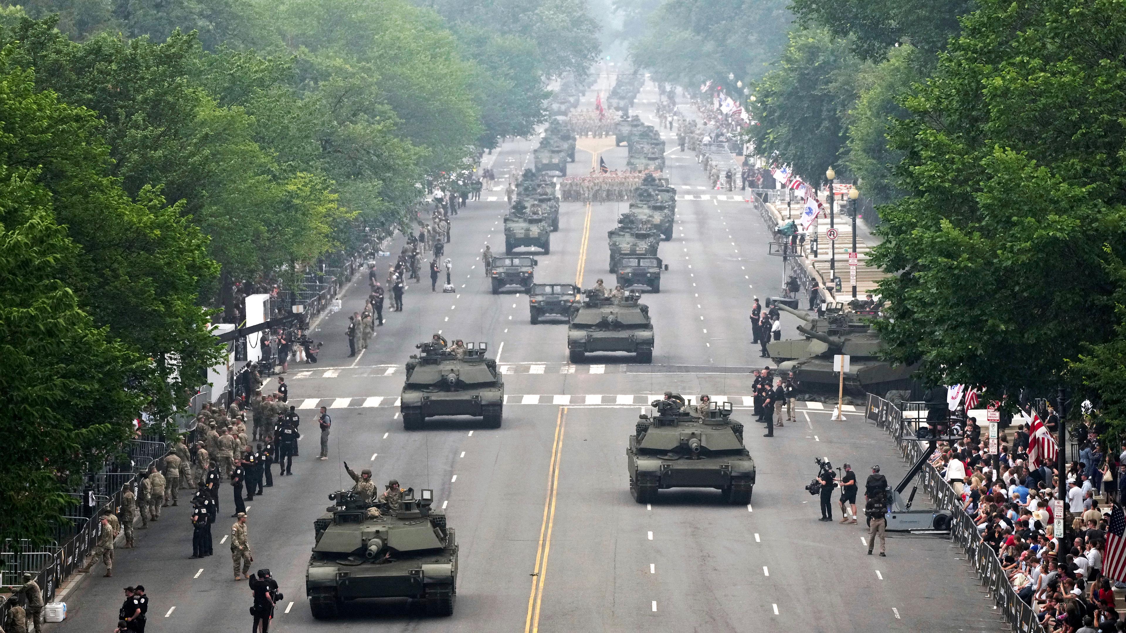 Eine Militärparade anlässlich des 250-jährigen Bestehens des US-Heeres, das mit dem 79. Geburtstag von US-Präsident Trump zusammenfällt. 