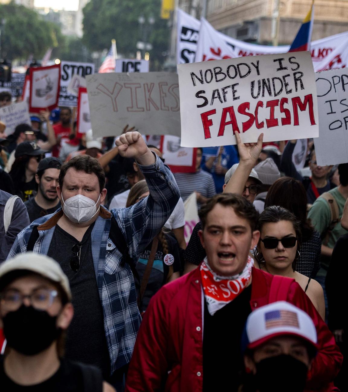 Menschen in Minneapolis protestieren gegen einen tödlichen Einsatz der US-Einwanderungsbehörde