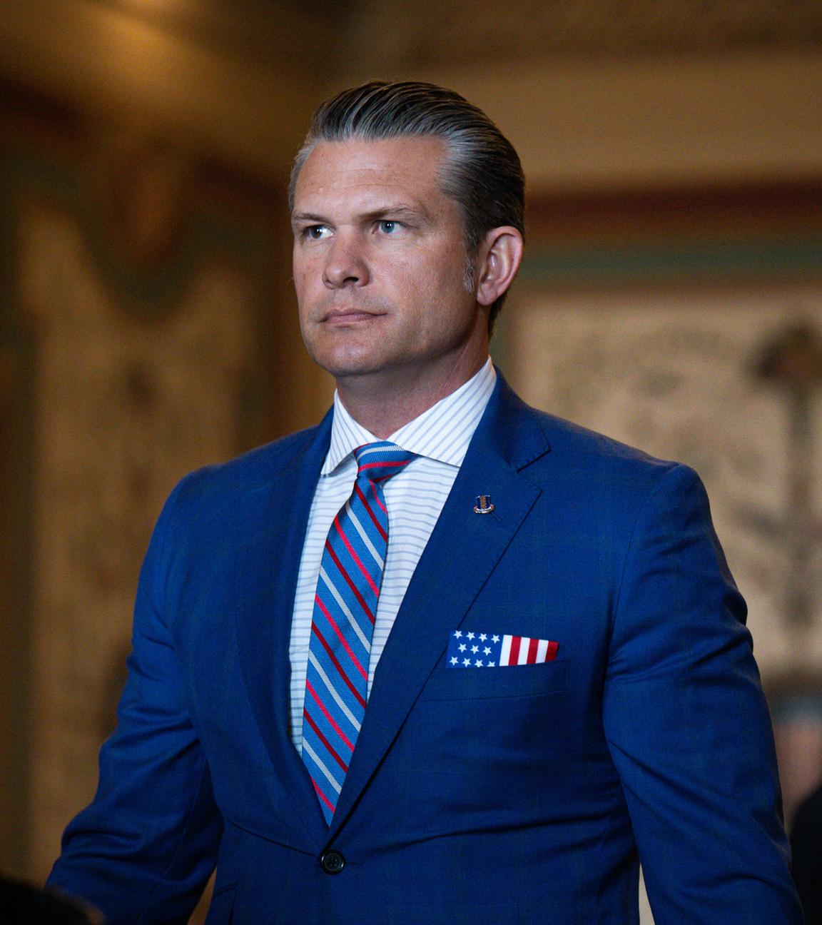 US-Verteidigungsminister Pete Hegseth betritt ein Treffen mit Mitgliedern des Kongresses.