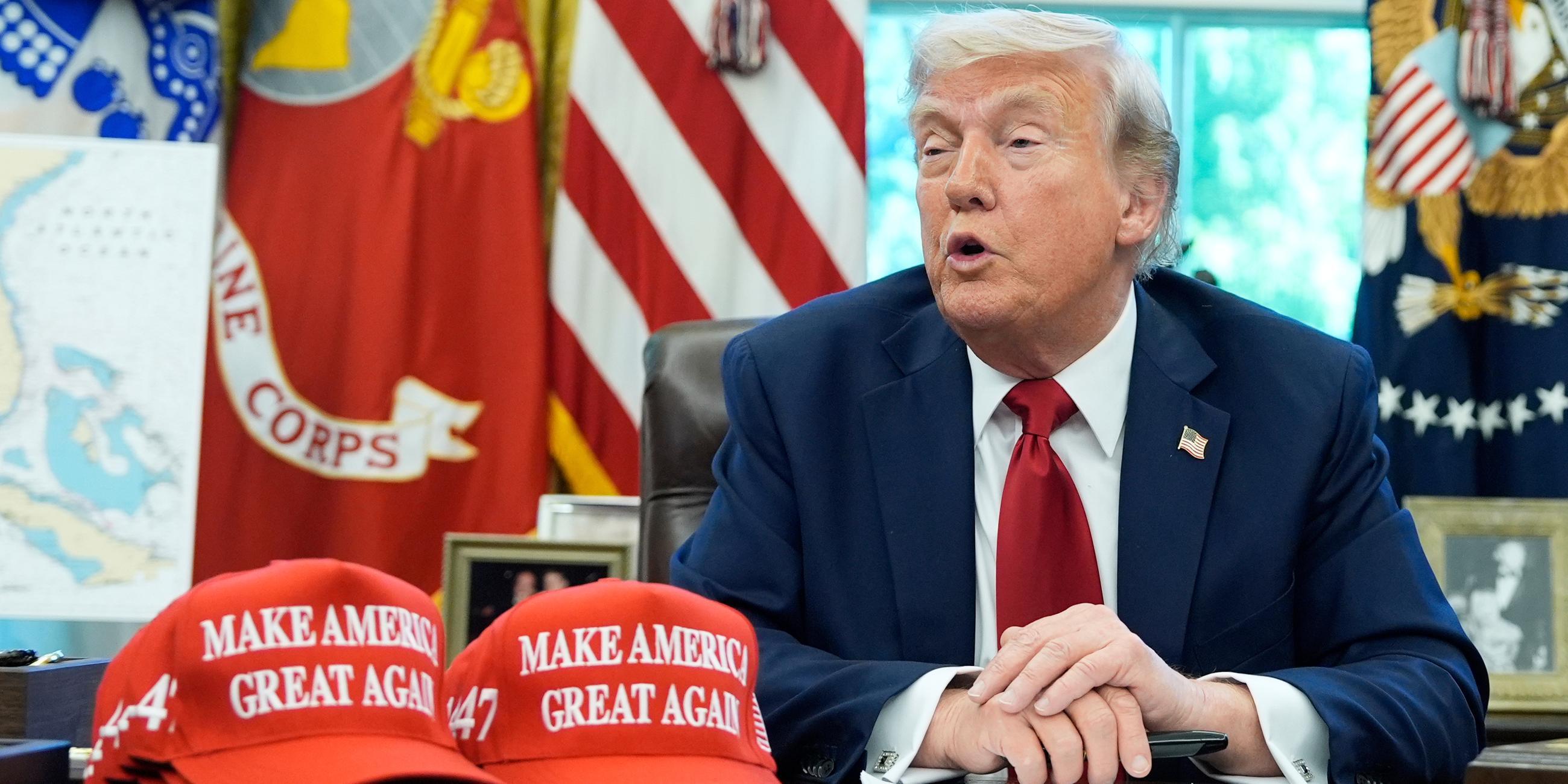 US-Präsident Donald Trump unterschreibt ein Dekret zum Bildungswesen.