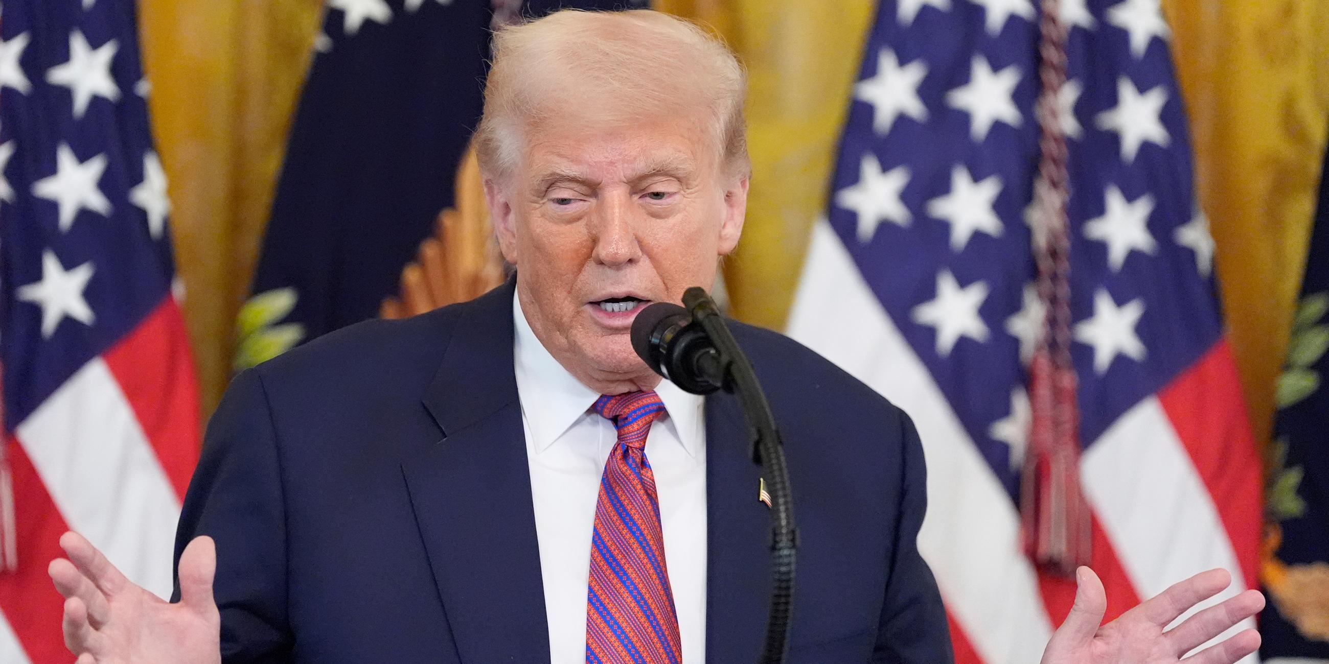 US-Präsident Donald Trump spricht im East Room des Weißen Hauses