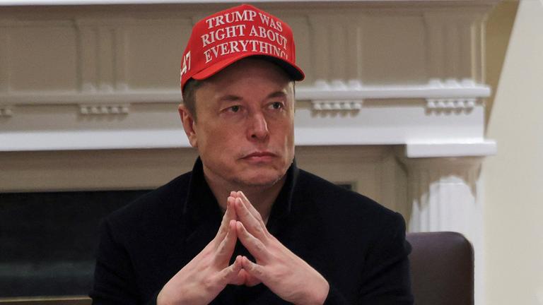 Elon Musk nimmt an einer Kabinettssitzung mit US-Präsident Trump im Weißen Haus teil.