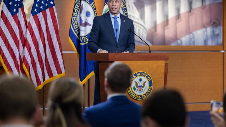 Hakkem Jeffries bei einer Pressekonferenz zum möglichen Ende des Regierungs-Shutdowns in Washington