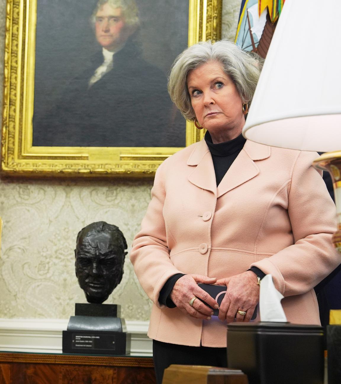 US-Präsident Donald Trump und Stabschefin Susie Wiles im Oval Office.
