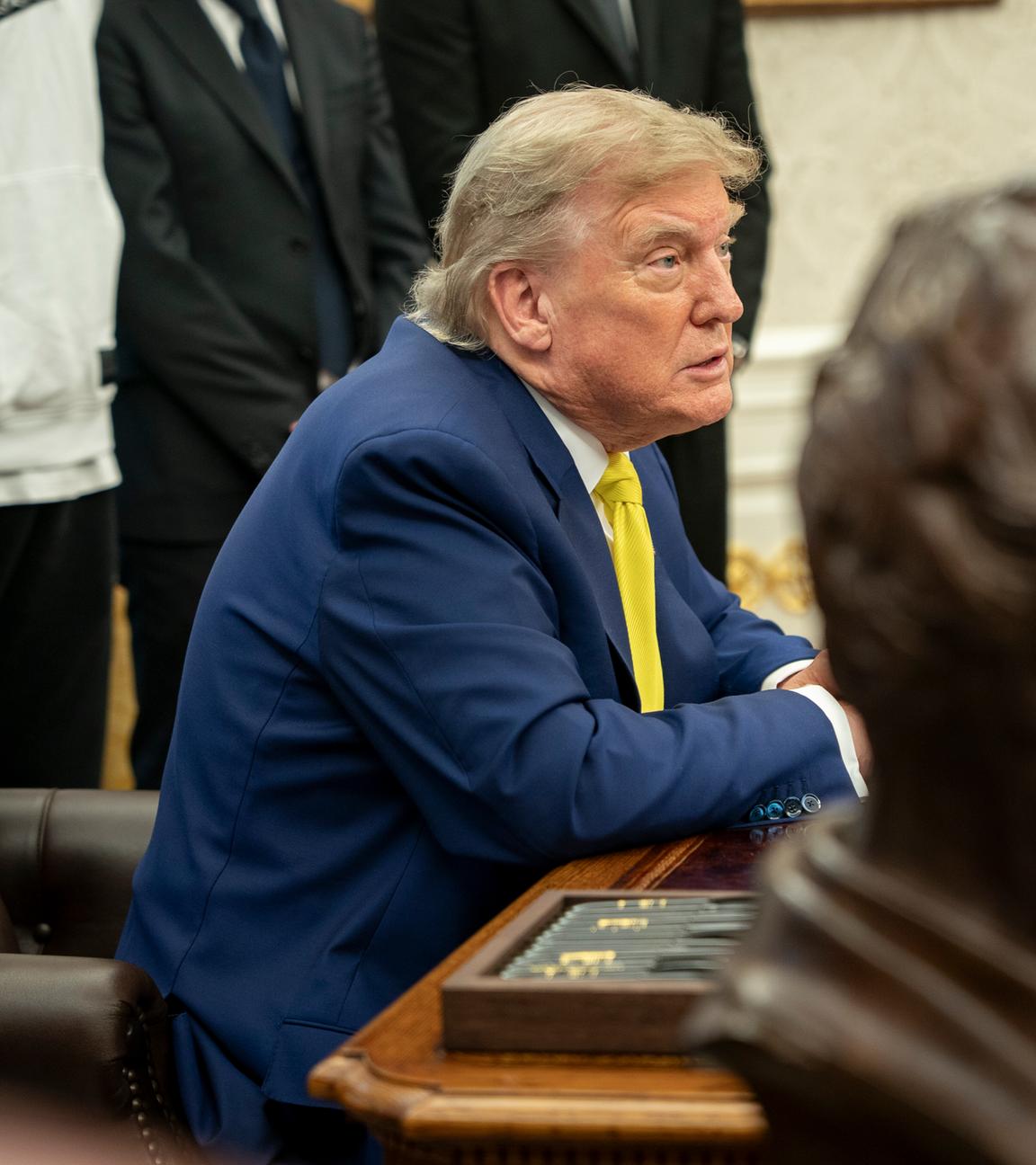 Donald Trump im Oval Office des Weißen Hauses in Washington