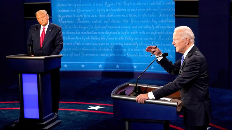 Donald Trump und Joe Biden bei der zweiten TV-Debatte