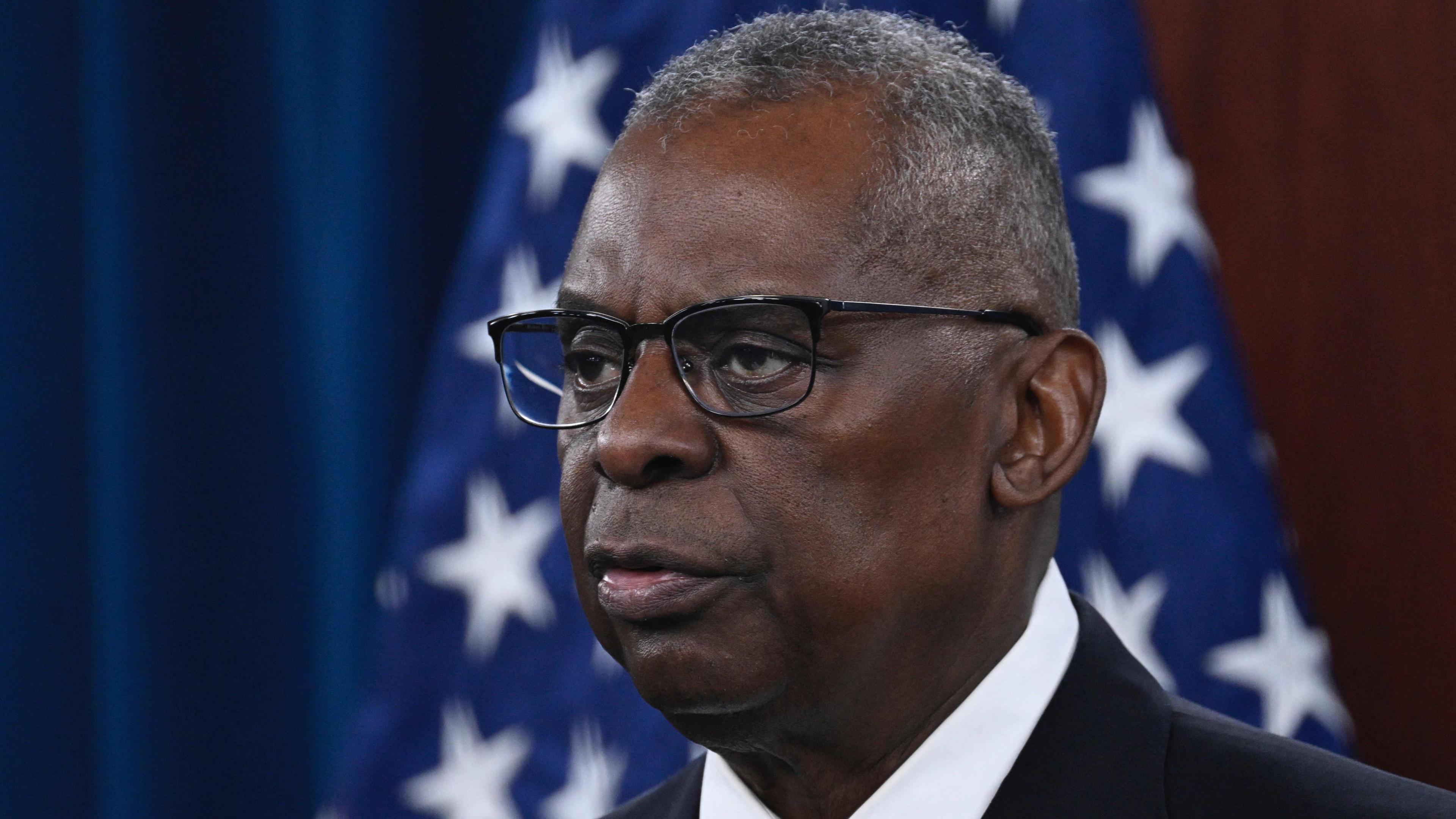 US-Verteidigungsminister Lloyd Austin spricht während einer Pressekonferenz im Pentagon in Washington, DC,