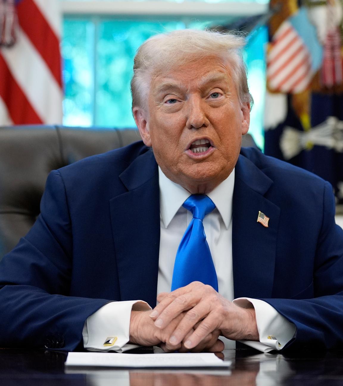 US-Präsident Donald Trump spricht bei einer Pressekonferenz im Oval Office des Weißen Hauses