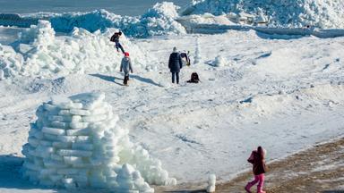 Meterhohe Eisberge an der Küste von Usedom