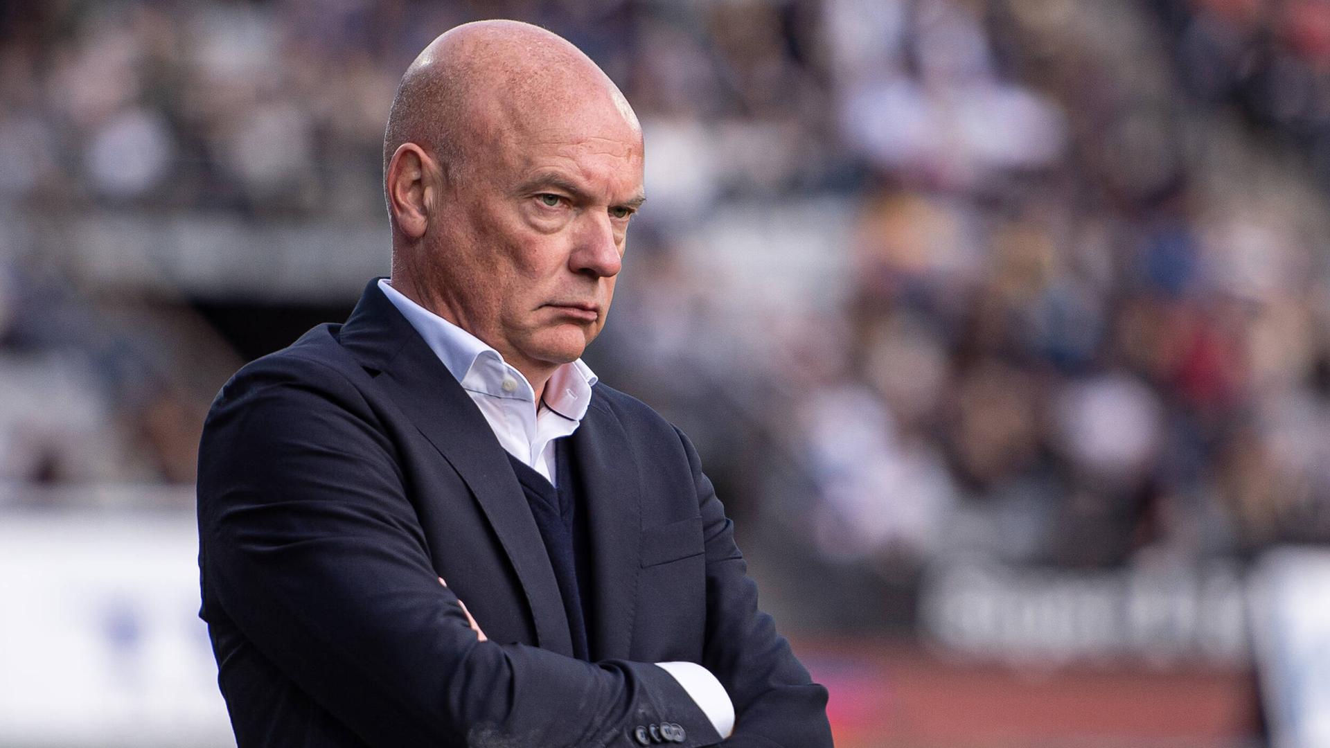 Cheftrainer Uwe Rössler von AGF während des 3F-Superliga-Spiels zwischen Aarhus GF und FC Midtjylland im Ceres Park in Aarhus. Aufgenommen am 09.10.2022.