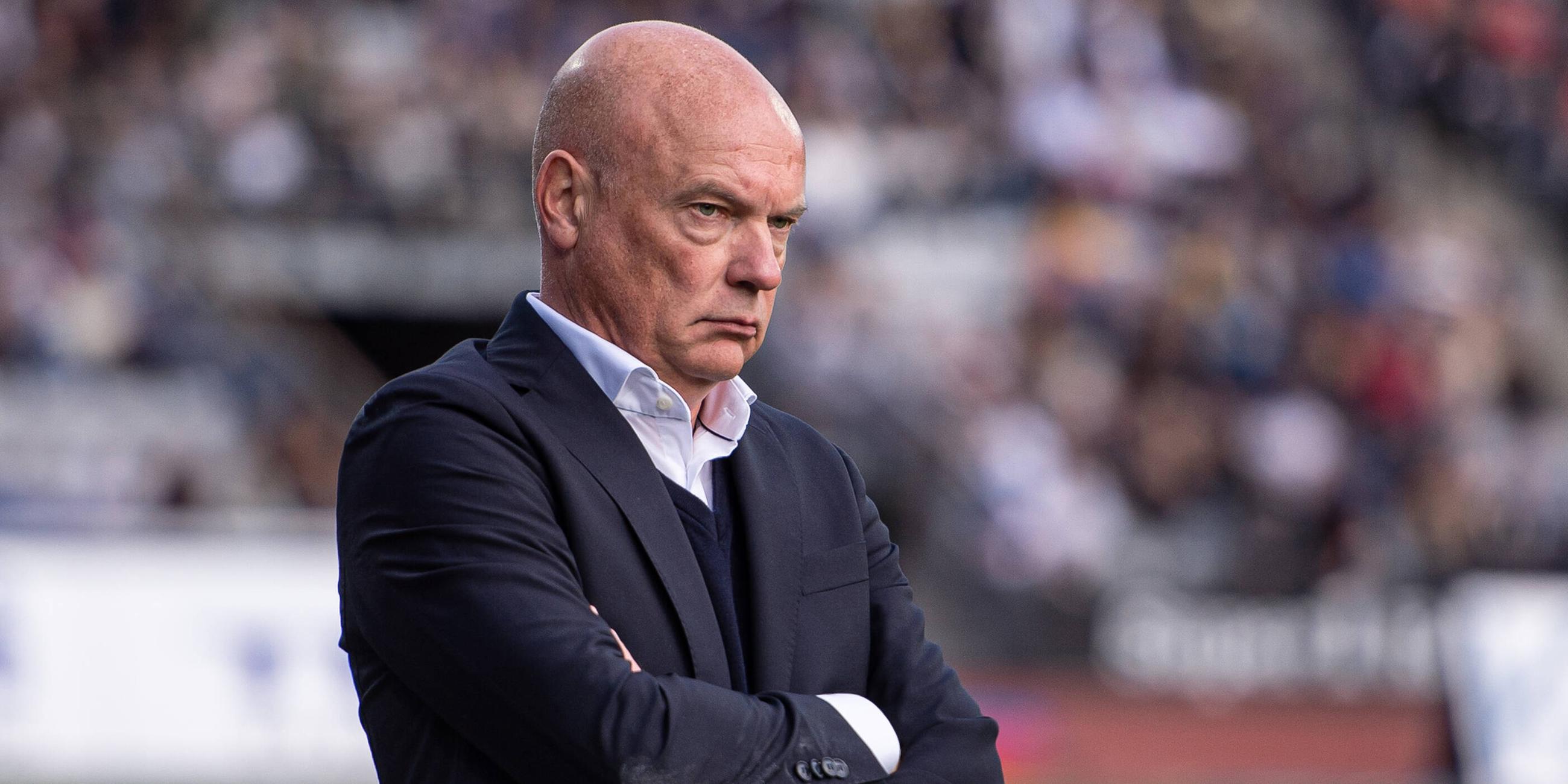 Cheftrainer Uwe Rössler von AGF während des 3F-Superliga-Spiels zwischen Aarhus GF und FC Midtjylland im Ceres Park in Aarhus. Aufgenommen am 09.10.2022.