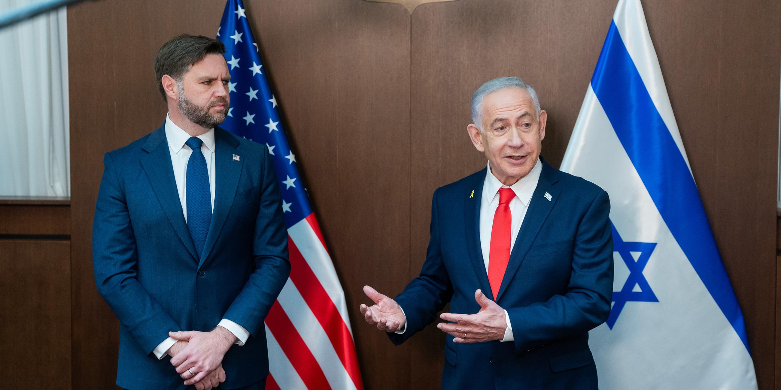  US-Vizepräsident JD Vance (l) und Israels Ministerpräsident Benjamin Netanjahu treffen sich im Büro des Ministerpräsidenten. 