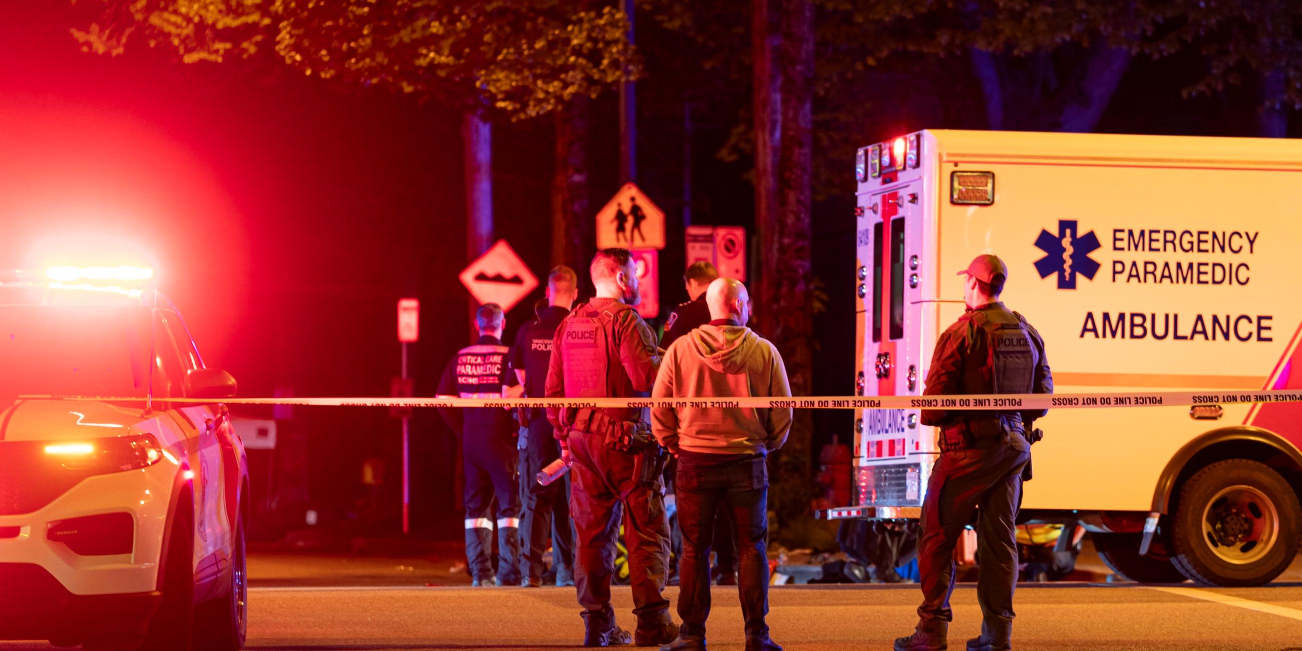 Polizei und Rettungswagen in Vancouver am Unfallort