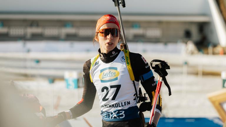Vanessa Voigt (Deutschland) beim Einschießen am Schießstand. 