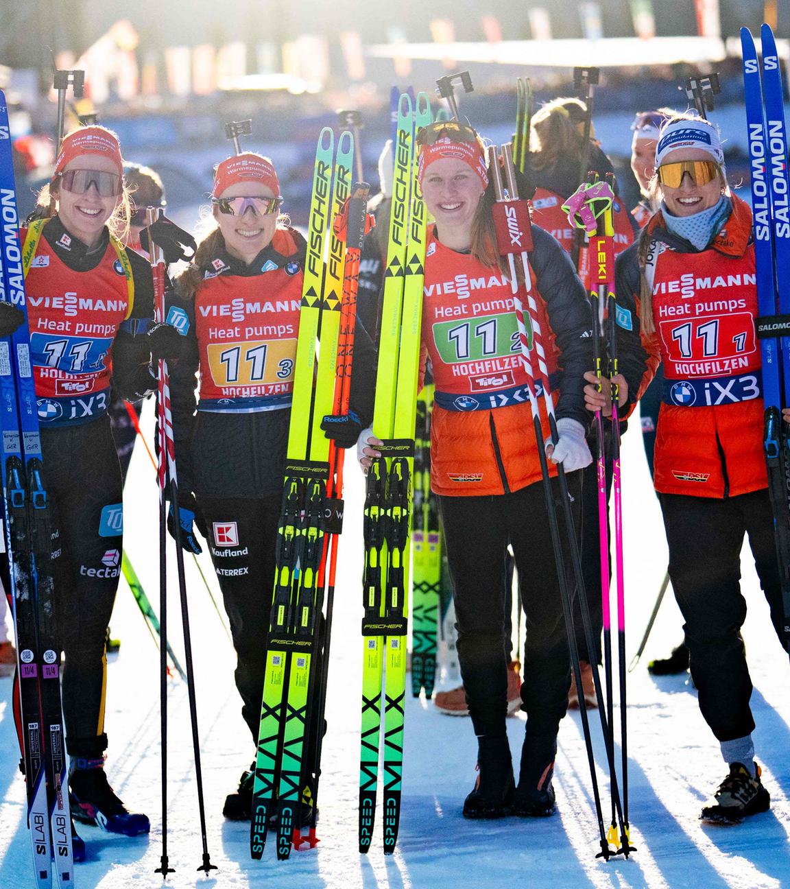 Vanessa Voigt, Janina Hettich, Julia Tannheimer und Anna Weidel (Deutschland) jubeln. 