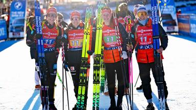 Vanessa Voigt, Janina Hettich, Julia Tannheimer und Anna Weidel (Deutschland) jubeln. 