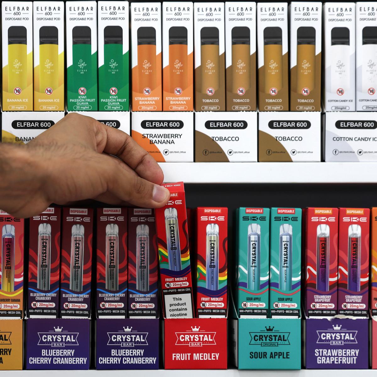 elfbar elfa master akku Vapes in Großbritannien: Verbot von Einweg-E-Zigaretten ab Juni