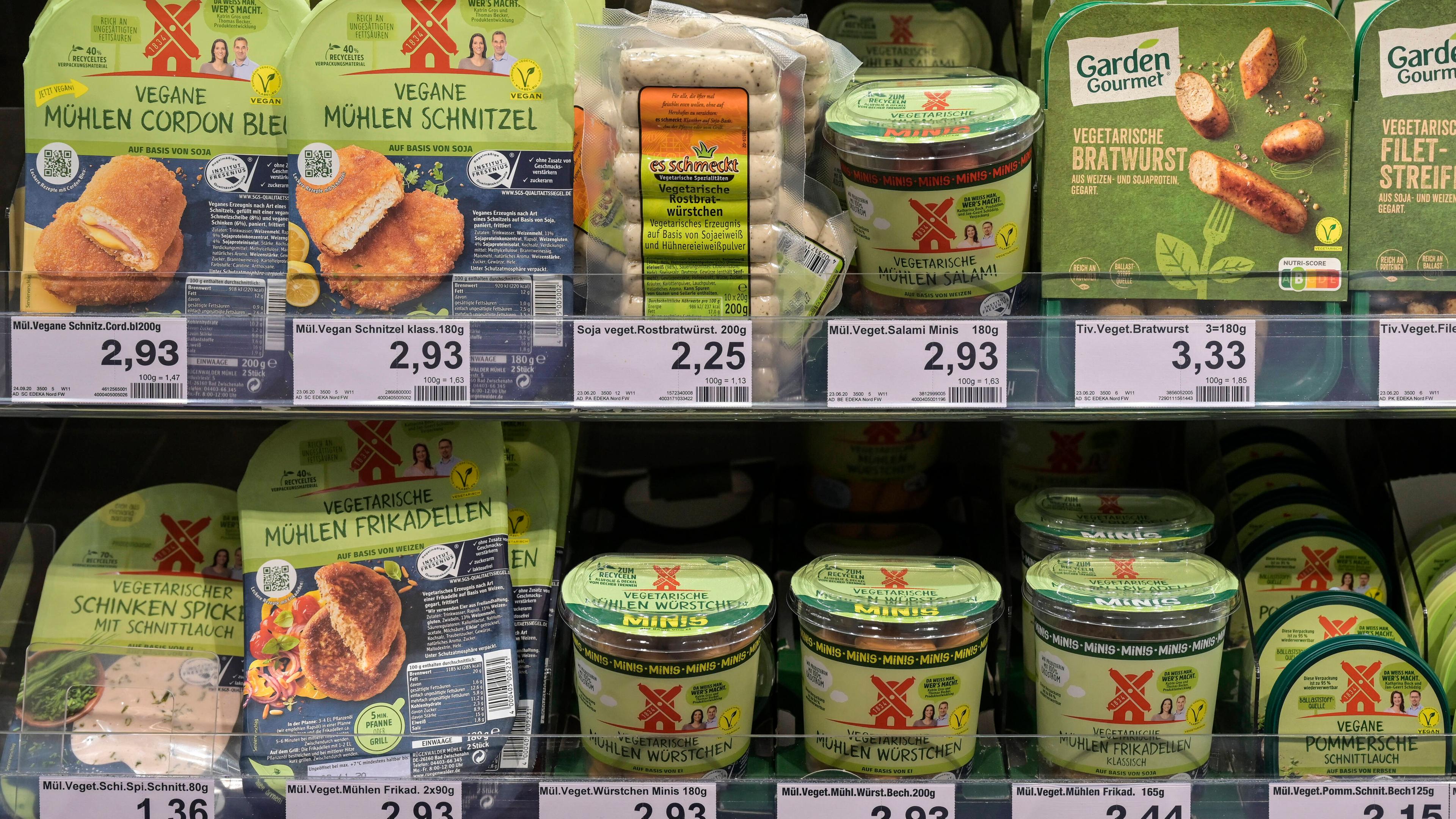 Hamburg: Veggie-Produkte im Supermarktregal